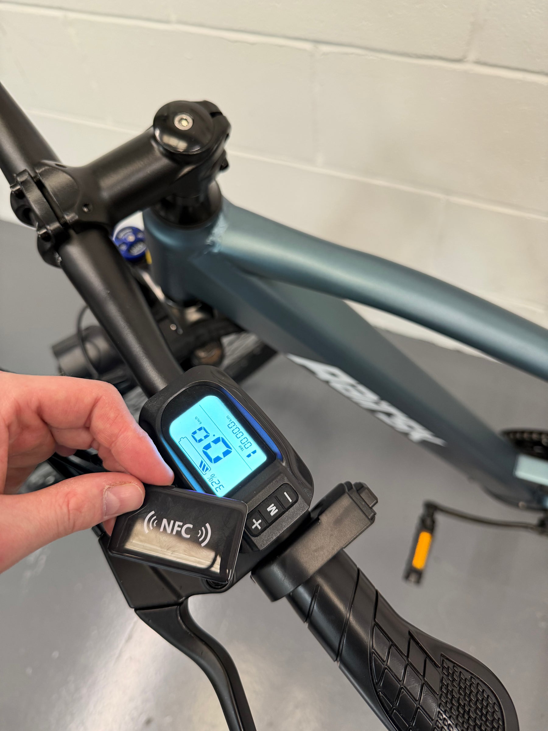 Real product photo of Aairsk GT300 Electric Bike from TrailSurge