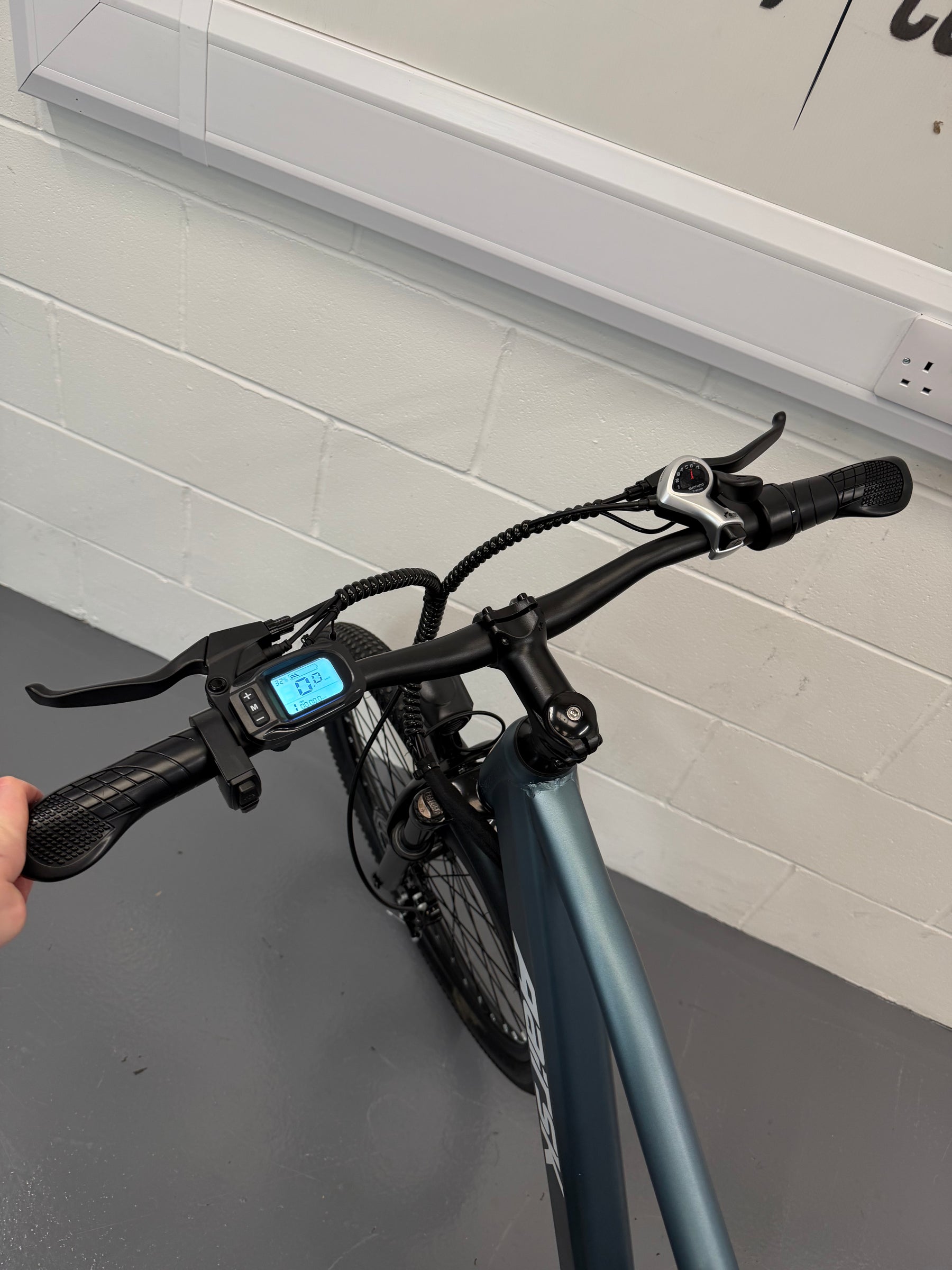 Real product photo of Aairsk GT300 Electric Bike from TrailSurge