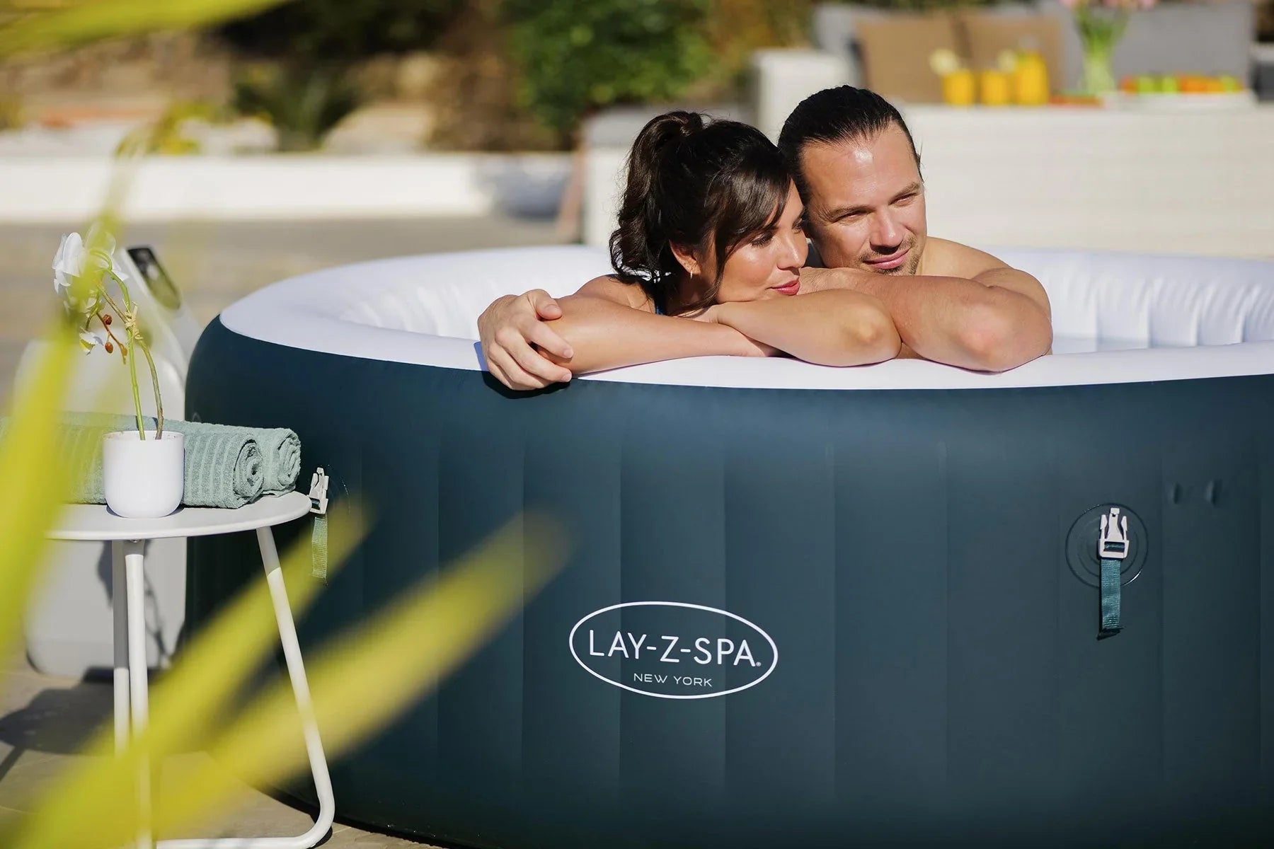 Lay-Z Spa New York AirJet™ Hot Tub 4